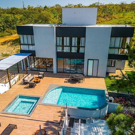 Pousada Com Piscina, Jacuzzi E Com Vista Em Capitolio - Casa Decore Екстериор снимка